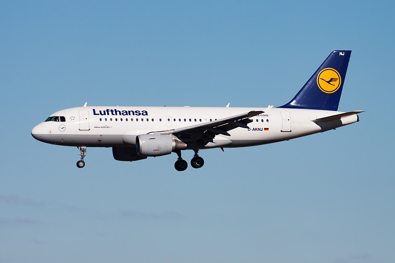 中国广东深圳到泰国服装快反空运