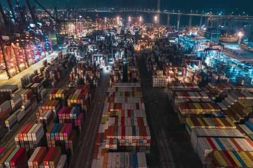 中国广东深圳到美国海铁联运绿色海运走廊