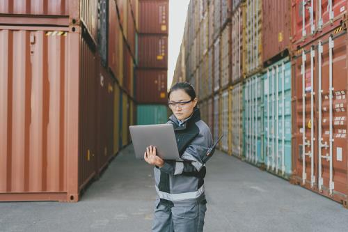 跨境物流大件运输：家具类货物运费如何降低？