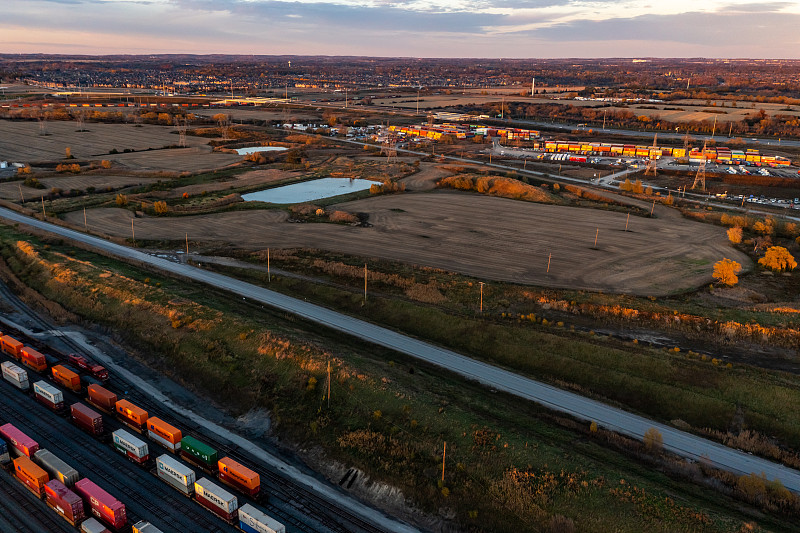 中国广东深圳到芬兰受限品类盗版游戏卡带