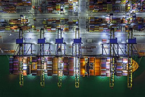 中国广东东莞到新加坡非标准货物火炬灯海运直达