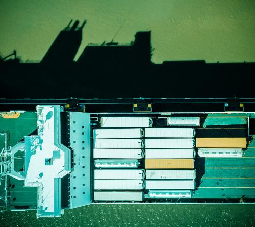 中国江苏苏州到阿联酋管制物品烟雾弹填充粉直航海运