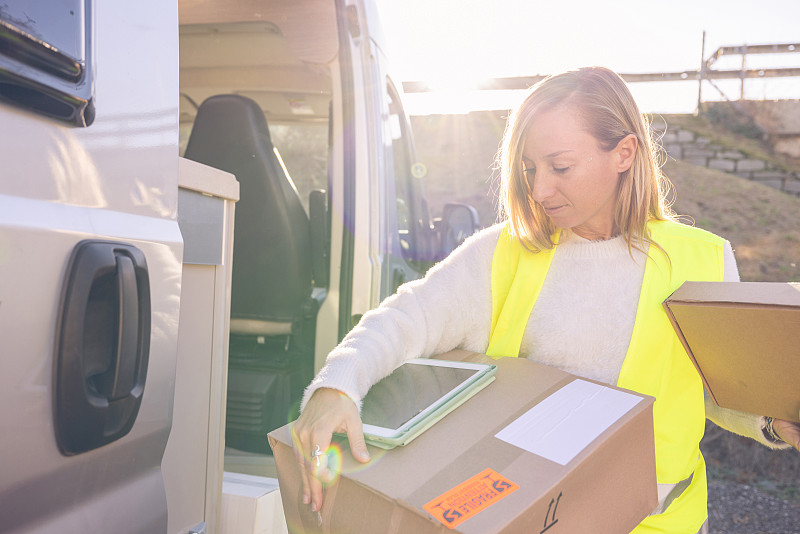 中国四川成都到越南—胡志明市专线物流一件代发多少费用