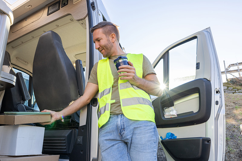 中国广东深圳到印度孟买专线物流海外代发费用是多少